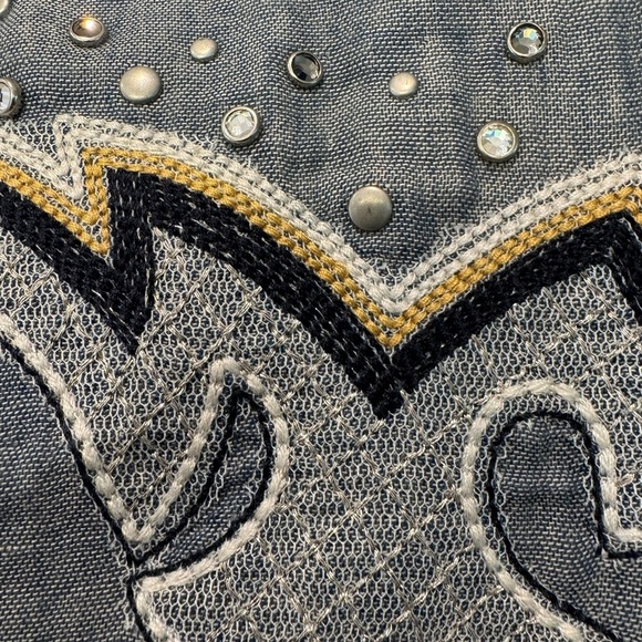 Miss Me Chambray Embellished Pearl Snap Short Sleeve Western Top / small - Picture 10 of 16